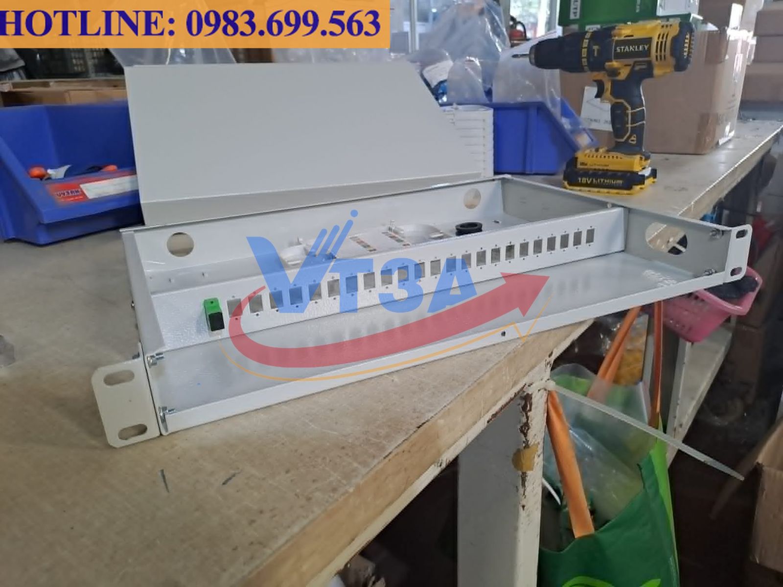 hop-phoi-quang-24fo-indoor-bat-rack-1u-chuan-sc