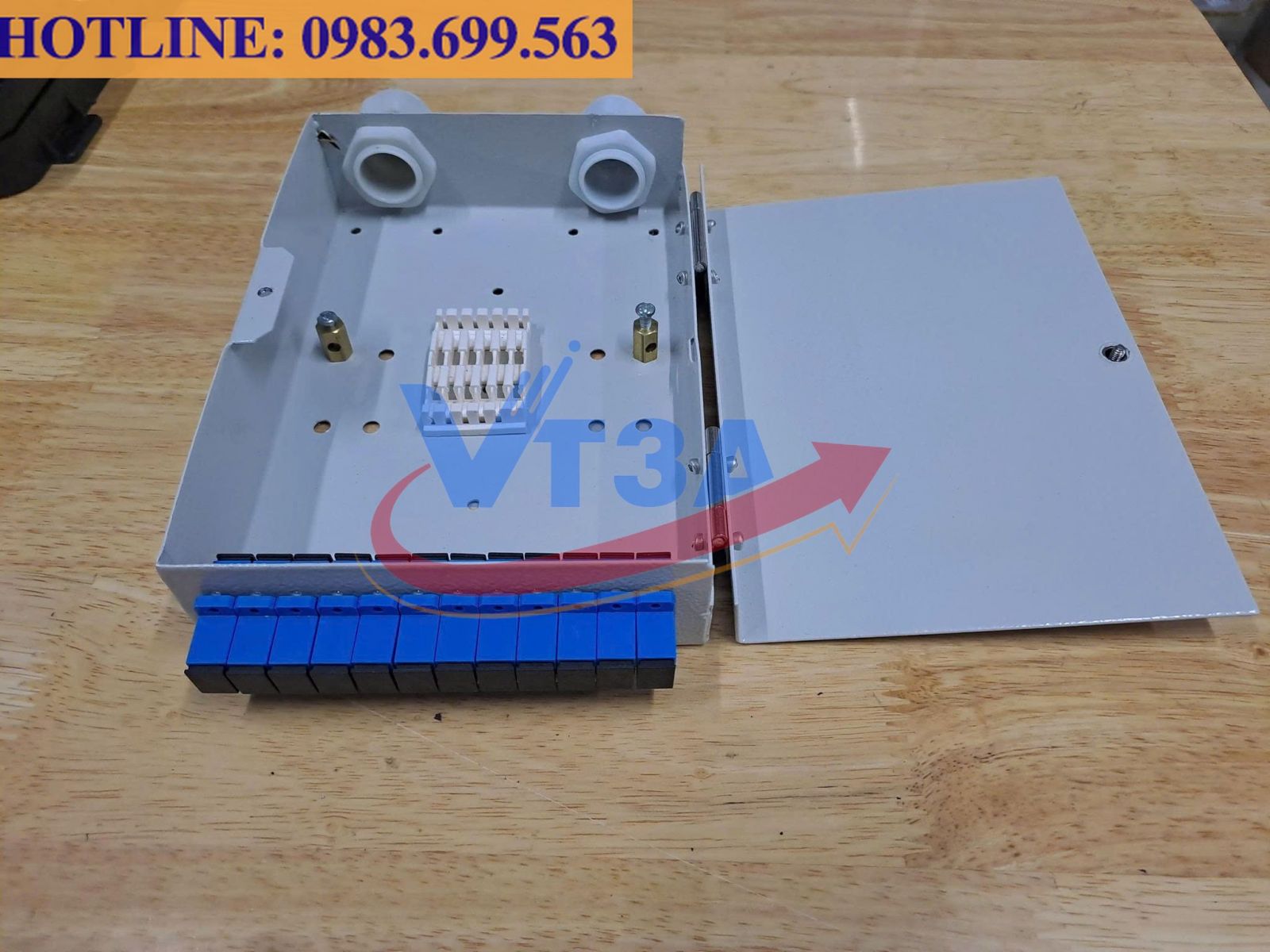hop-phoi-quang-odf-8fo-8-cong-treo-tuong-chuan-sc